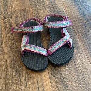 Teva Colorful Diamond Pattern Sandals